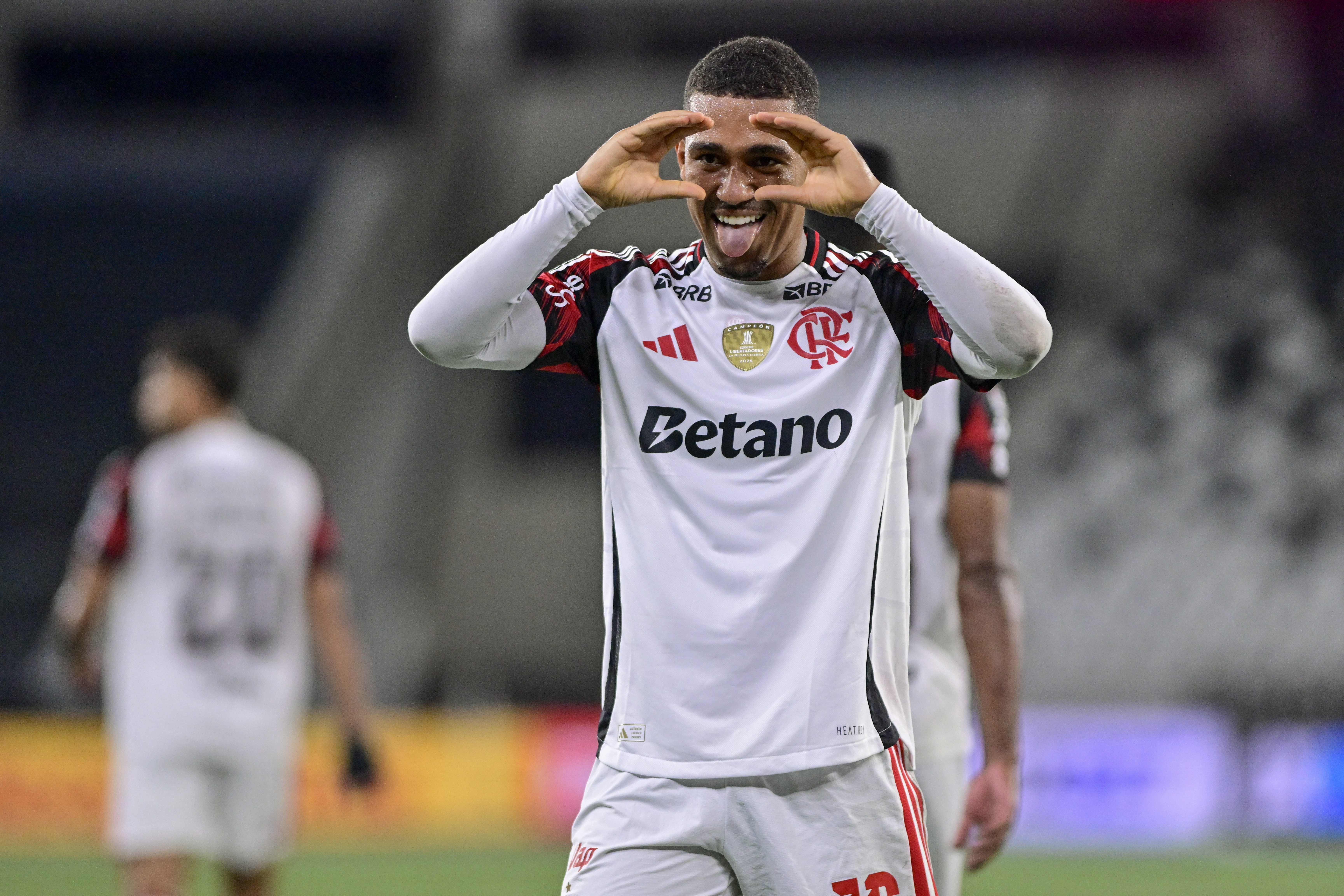 De Samuel Lino a laterais, Jardim muda perfil do ataque do Flamengo e potencializa jogadores em in&iacute;cio de trabalho