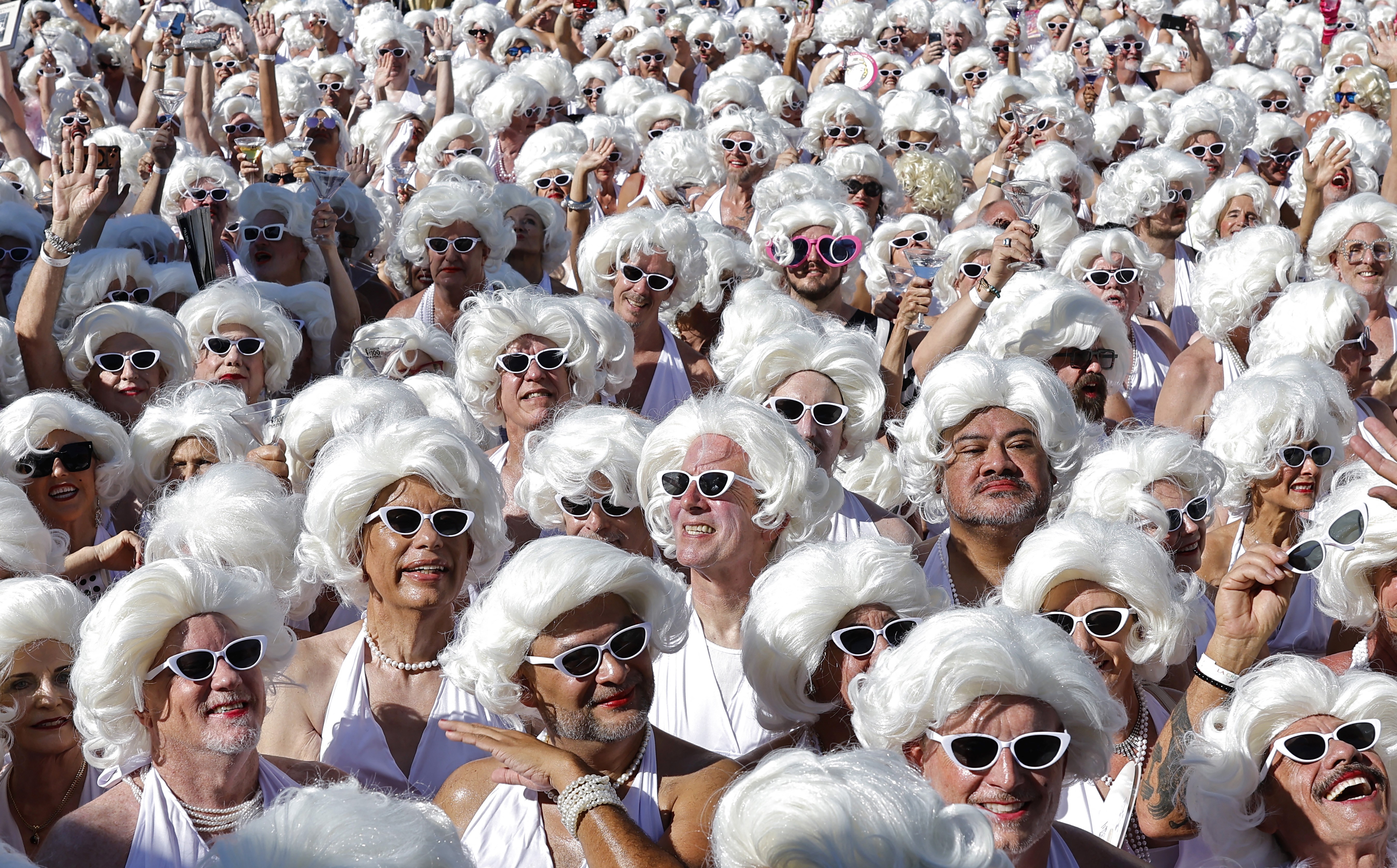 Homenagem pelos 100 anos de Marilyn Monroe reúne mais de mil fãs e bate recorde mundial