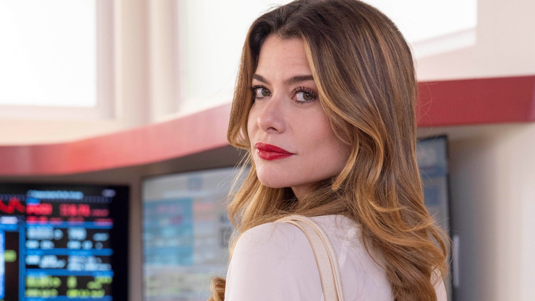 Alinne Moraes revela detalhes da construção de Vanessa, sua vilã em 