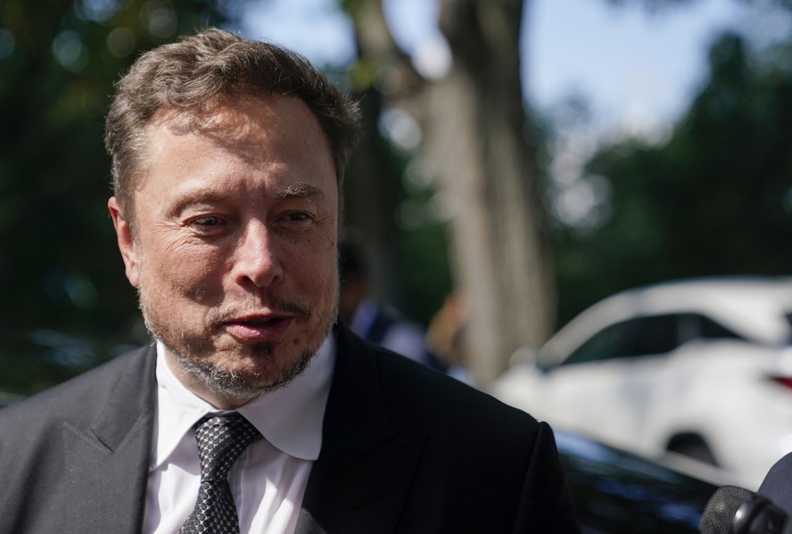 A xAI, de Elon Musk, quer levantar US$ 1 bi