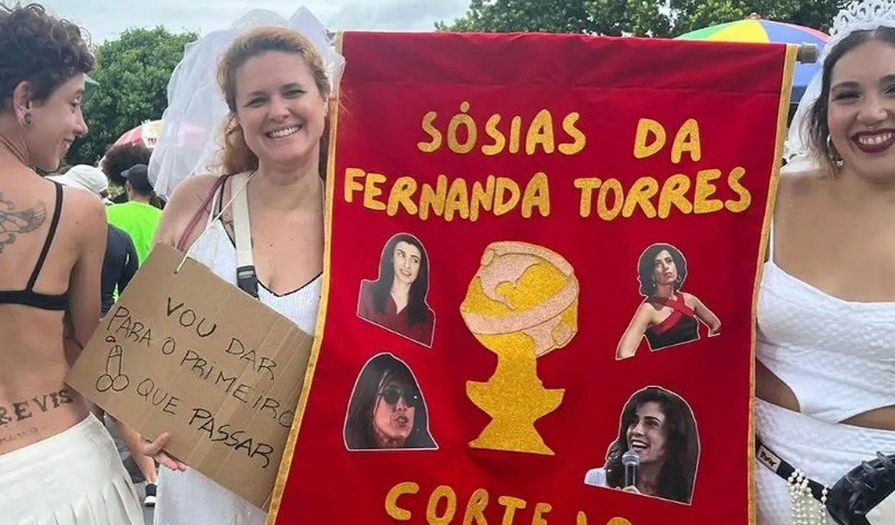 Participantes do bloco Cortejo de Sósias da Fernanda Torres — Foto: Reprodução/About Carnaval