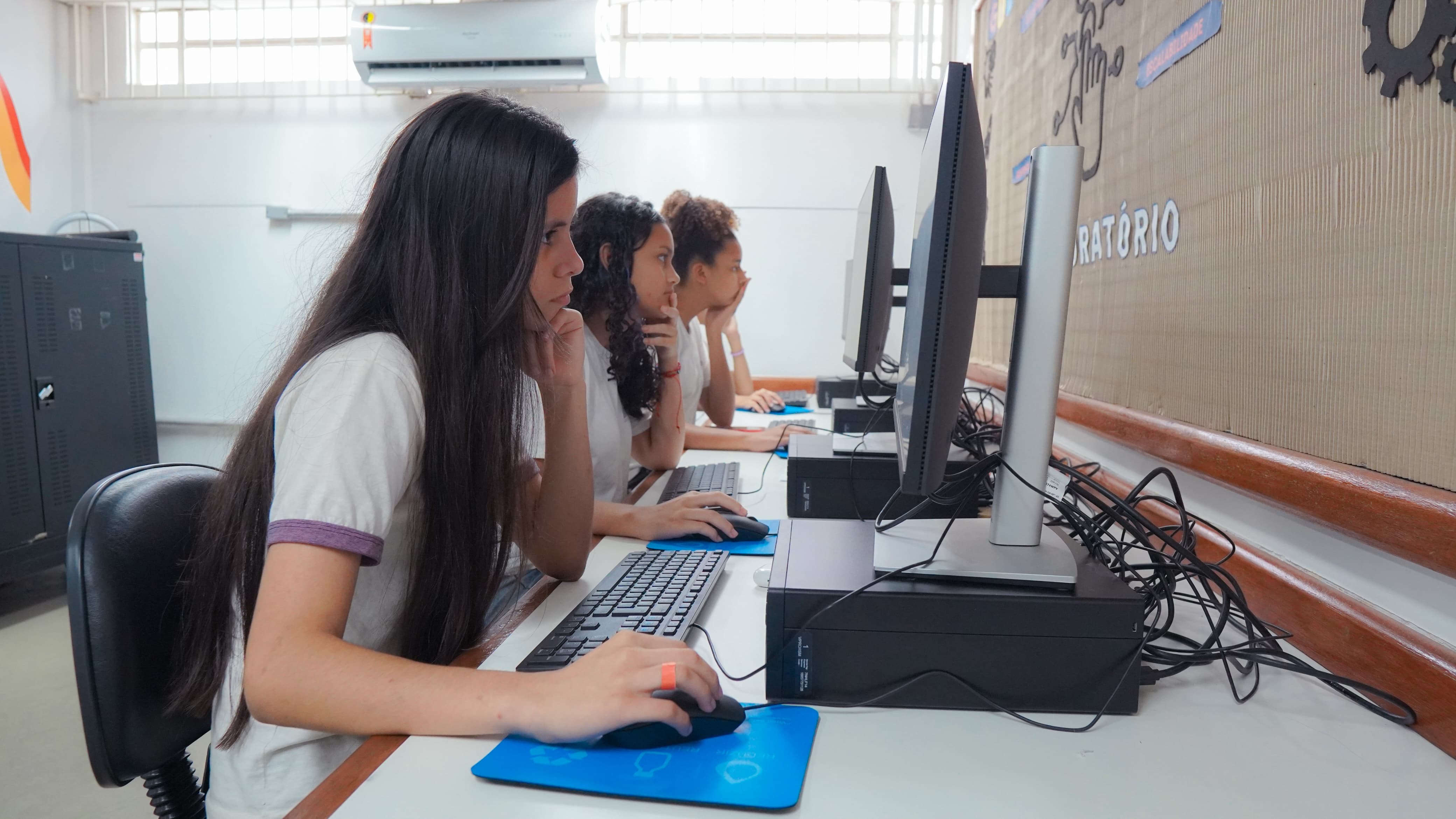 Senado aprova projeto que autoriza escolas públicas receberem doações de empresas