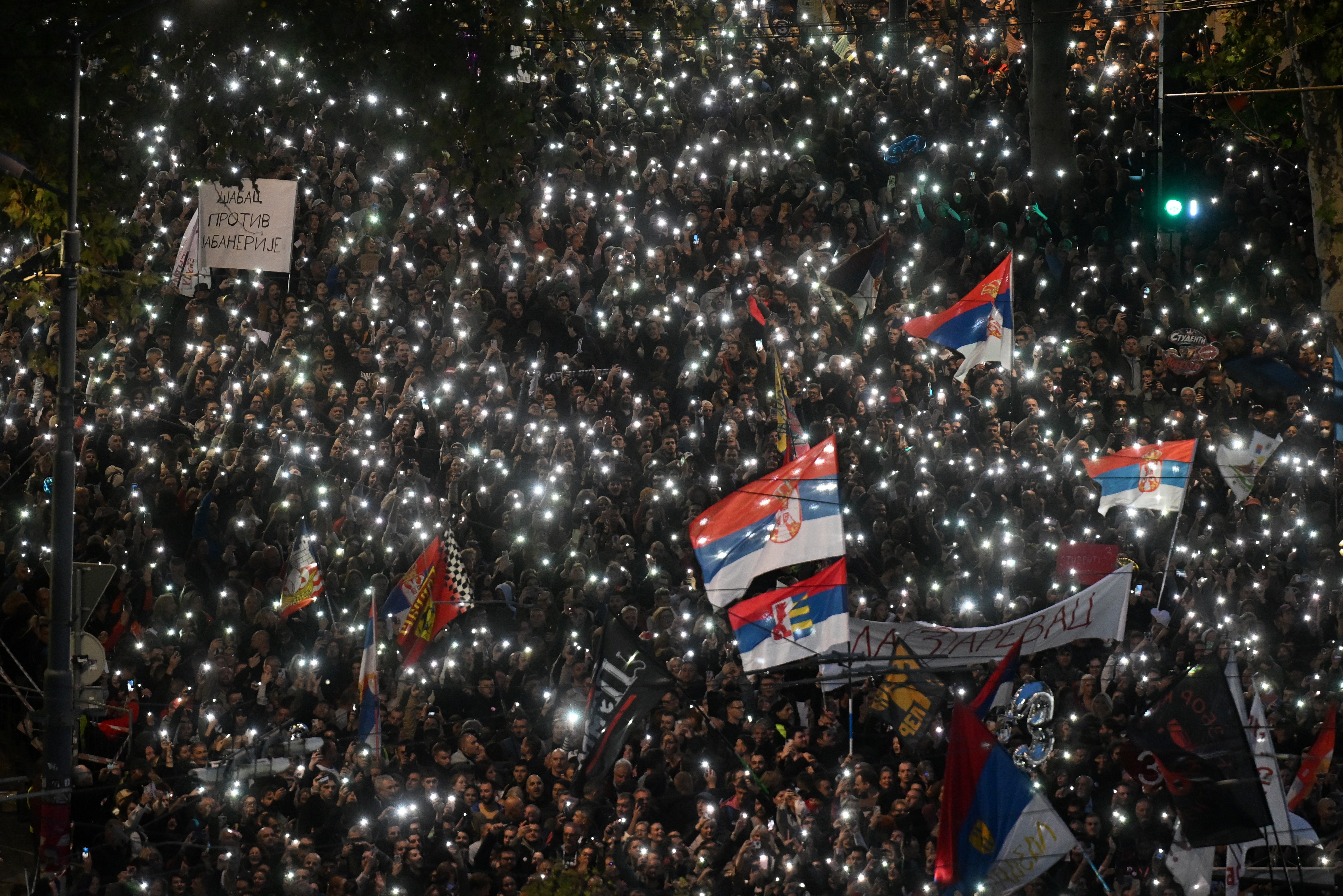 De protestos após tragédia a vitória nas urnas: Como movimento estudantil pôs fim a 14 anos de domínio de populista na Sérvia - Foto