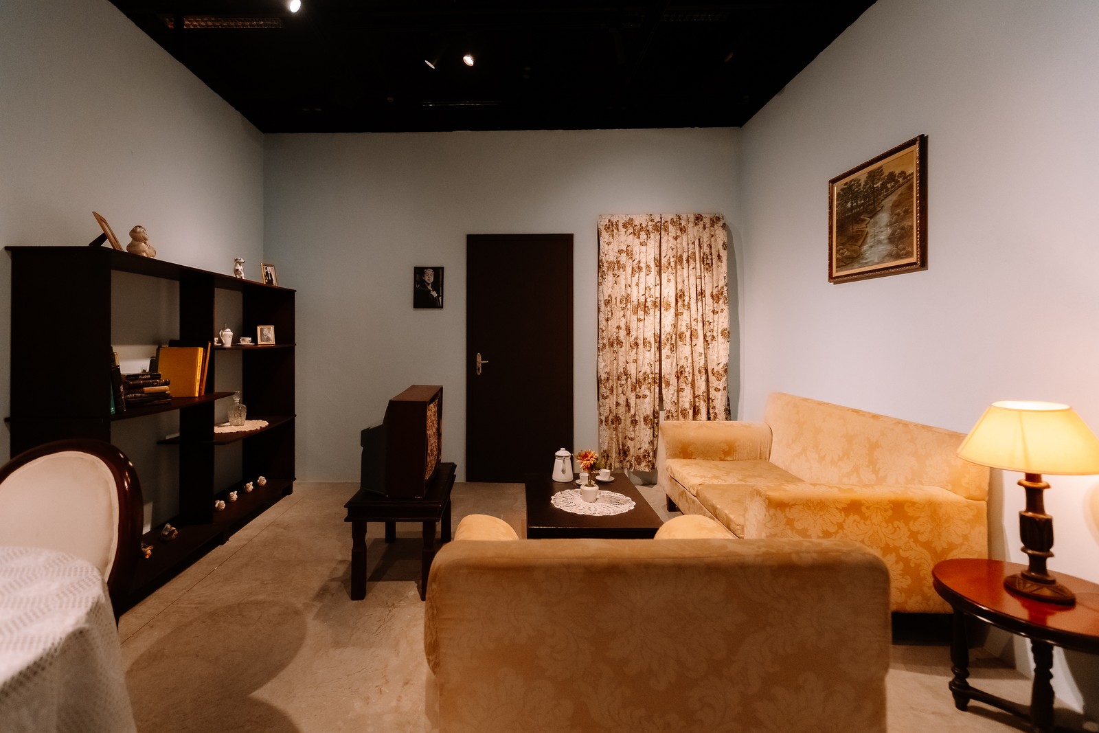 A casa de Dona Florinda foi recriada com fidelidade na exposição “Chaves”, no Via Parque Shopping — Foto: Divulgação