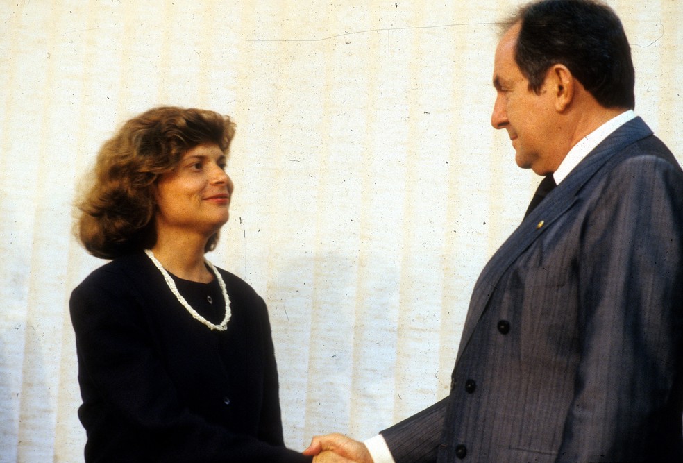Zeria Cardoso de Mello and Bernardo Cabral in Brasilia, March 1990 — Photo: João Ramid / Agência O Globo