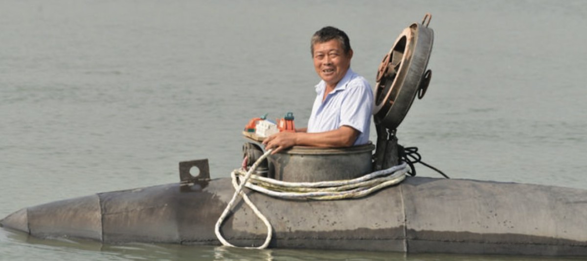 De carpinteiro a inventor: chinês de 60 anos constrói submarino caseiro capaz de mergulhar até oito metros por 30 minutos