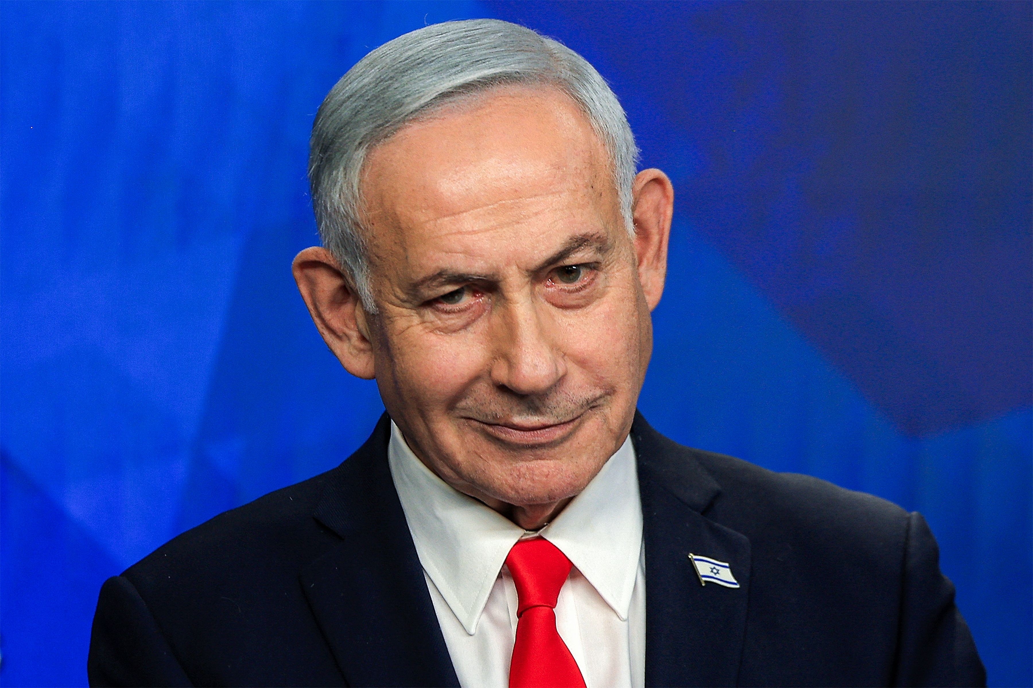 Após assinatura de memorando entre EUA e Irã, Netanyahu quer influenciar negociações para acordo final, diz TV