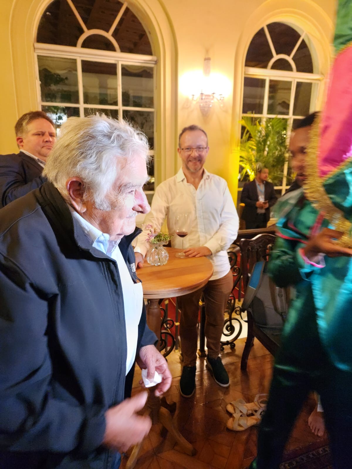O ex-presidente do Uruguai, Pepe Mujica, apareceu de surpresa no evento “Cultura Popular, Economia Criativa e Desenvolvimento Local”, realizado na quinta-feira, no Palácio da Cidade, — Foto: Divulgação