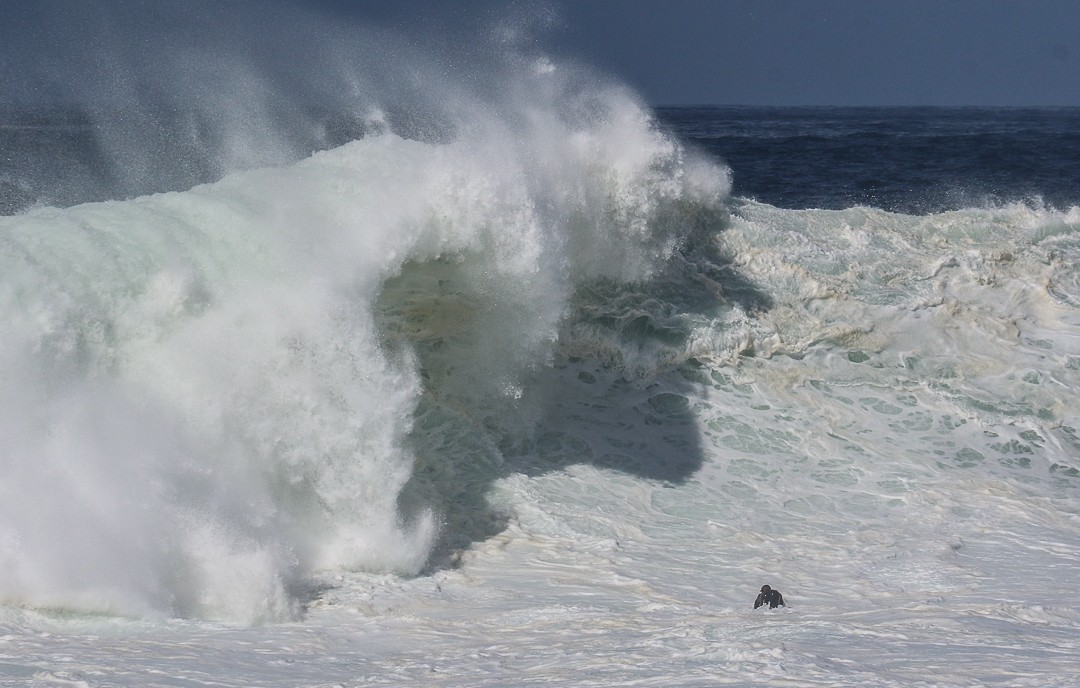 Nazaré é aqui: geógrafo explica o que está causando as ondas gigantes ...