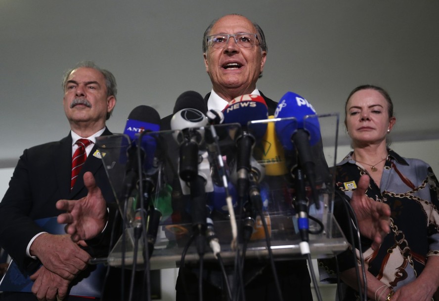 O vice eleito Geraldo Alckmin coordena a transição
