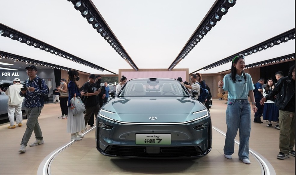 O bZ7, da Toyota — Foto: Qilai Shen/Bloomberg