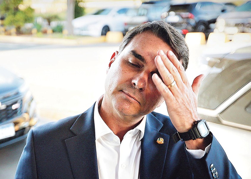 PL convoca reunião com Flávio Bolsonaro após crise de financiamento