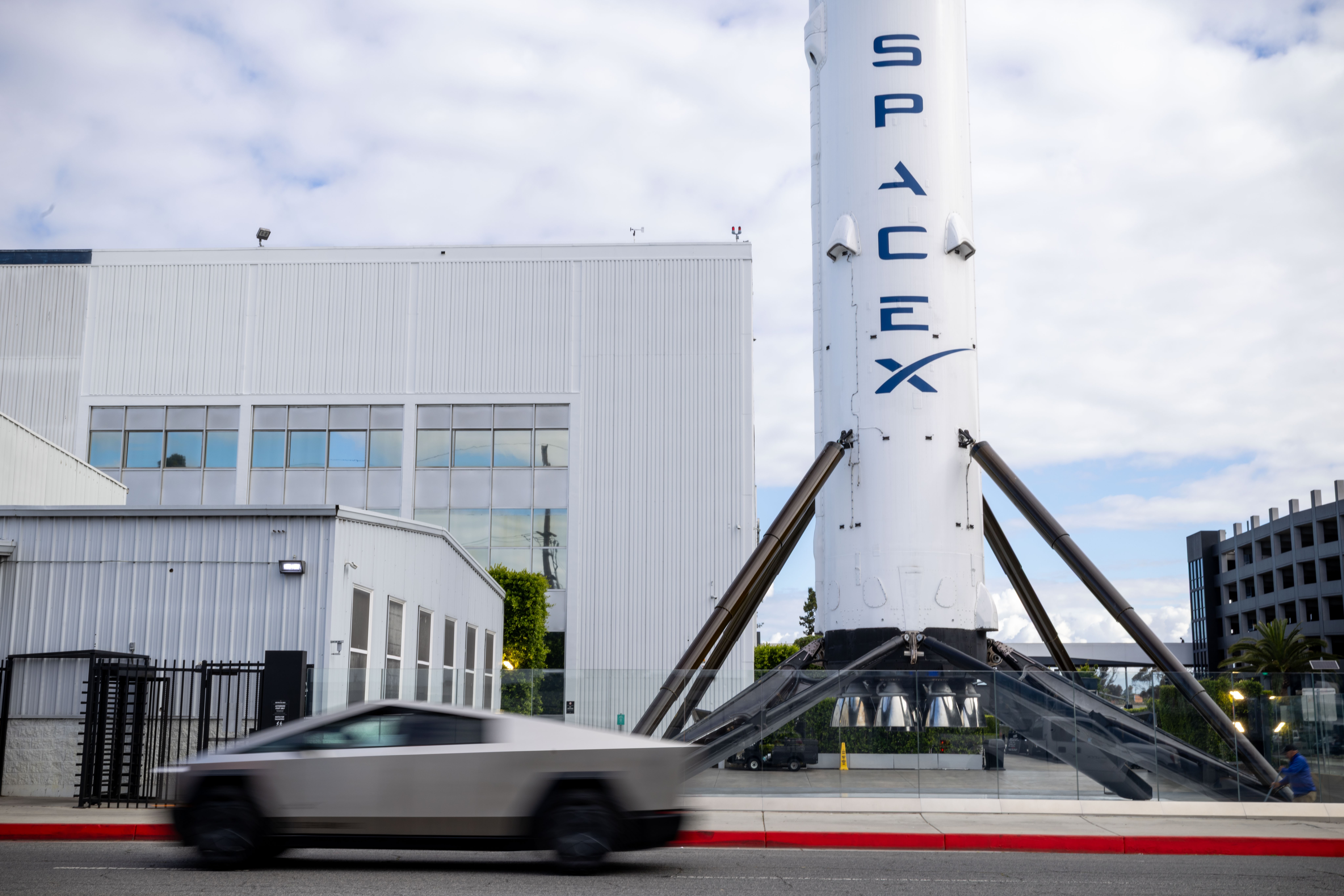 SpaceX entra na disputa pelo controle do mercado de IA de US$ 26,5 trilhões