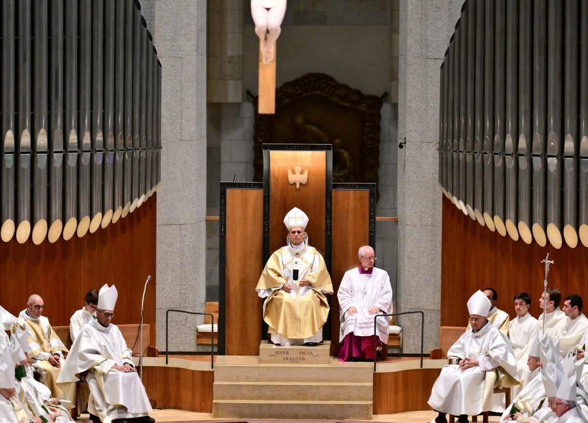 Abençoada por el Papa León XIV, Sagrada Familia es vista por residentes de Barcelona como amenaza de desalojos