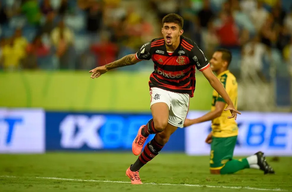 Guilherme marcou um gol no profissional, em Flamengo x Cuiabá — Foto: Marcelo Cortes/Flamengo