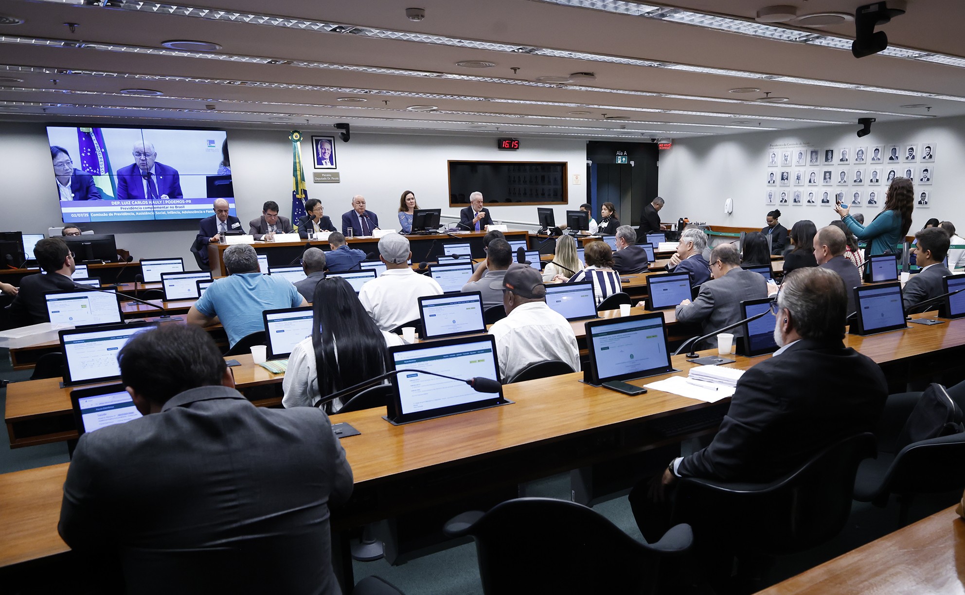 Comissão da Câmara pode ampliar lista de trabalhadores com direito à aposentadoria especial
