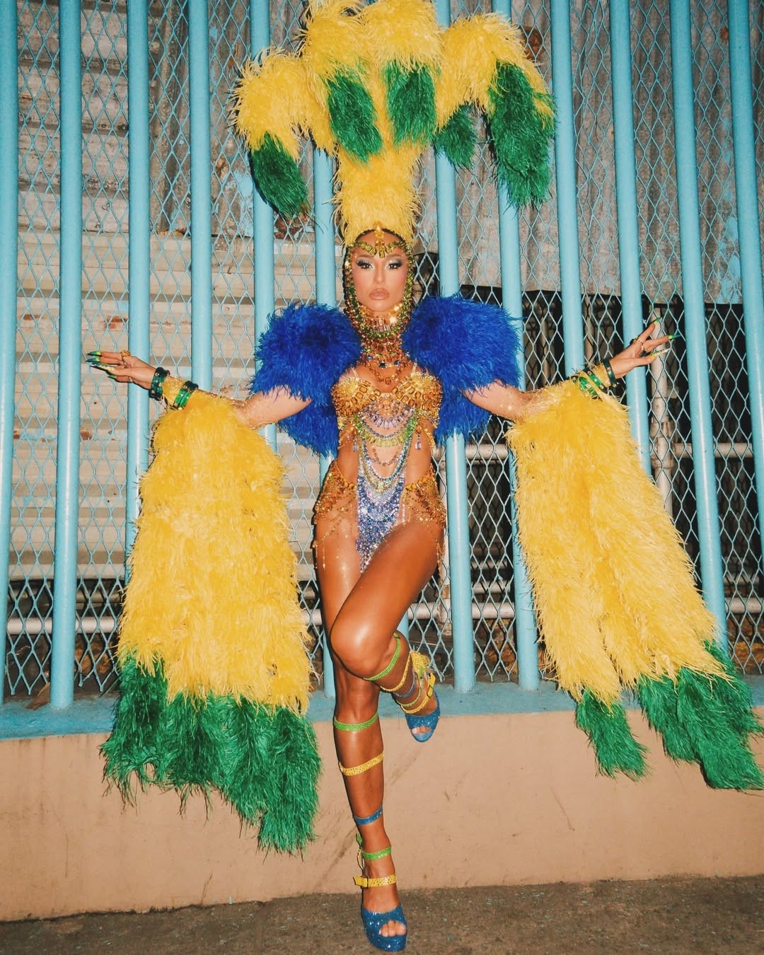 Sabrina Sato, do 'BBB 3', é rainha de bateria da Unidos de Vila Isabel — Foto: Reprodução/Instagram