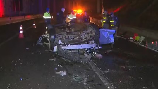 Queda de carro em São Bernardo do Campo (SP) deixa quatro mortos e uma sobrevivente Queda de carro em São Bernardo do Campo (SP) deixa quatro mortos e uma sobrevivente