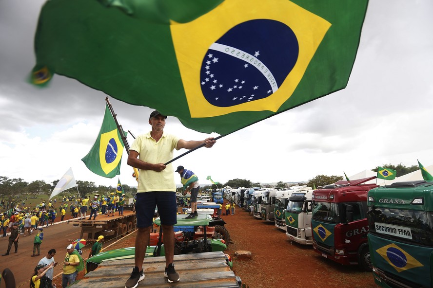 Ato antidemocrático de apoiadores de Jair Bolsonaro em frente ao QG do Exército, em Brasília