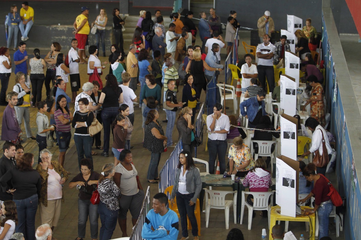 Quer voltar no tempo? Veja mais de 30 fotos de eleições passadas no Brasil