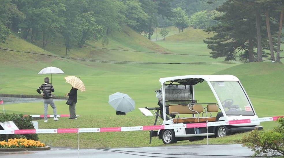 Invasão de urso'define' título de torneio de golfe no Japão — Foto: Reprodução