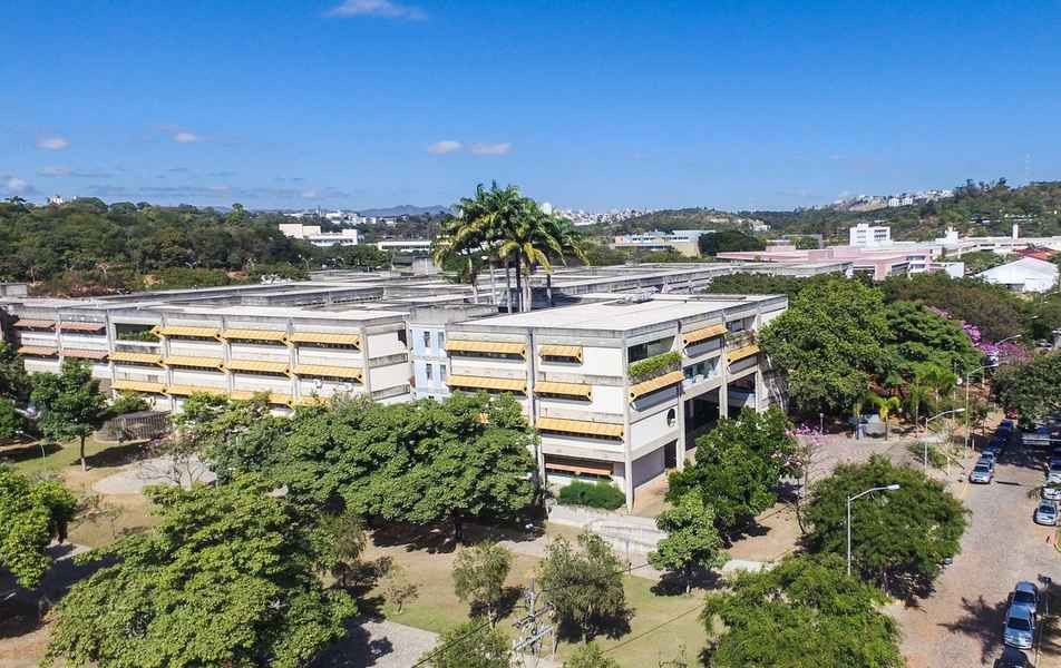 UFMG se pronuncia sobre briga entre ex-deputado e estudantes: 'episódio de tensão e violência'