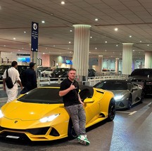 Lamborghini Huracán integra o luxuoso álbum de fotografias do rapaz, que se intitula "apostador profissional" — Foto: Reprodução/Instagram