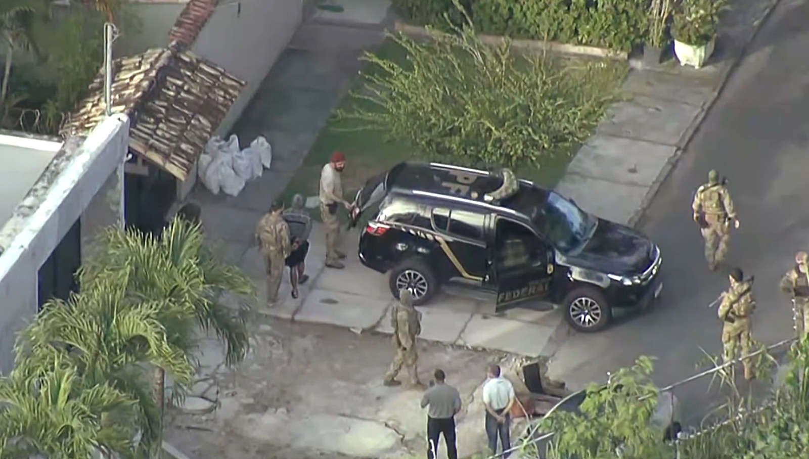 Operação da PF contra transações ilegais de mais de R$ 1,6 bilhão prende MC Ryan SP e Poze do Rodo — Foto: Reprodução / TV Globo