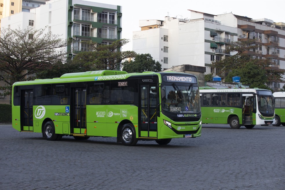 Ônibus elétrico será testado pela Auto Viação Tijuca (foto). Cidade do Rio terá chamamento público para novos testes no sistema — Foto: Domingos Peixoto / Agência O Globo