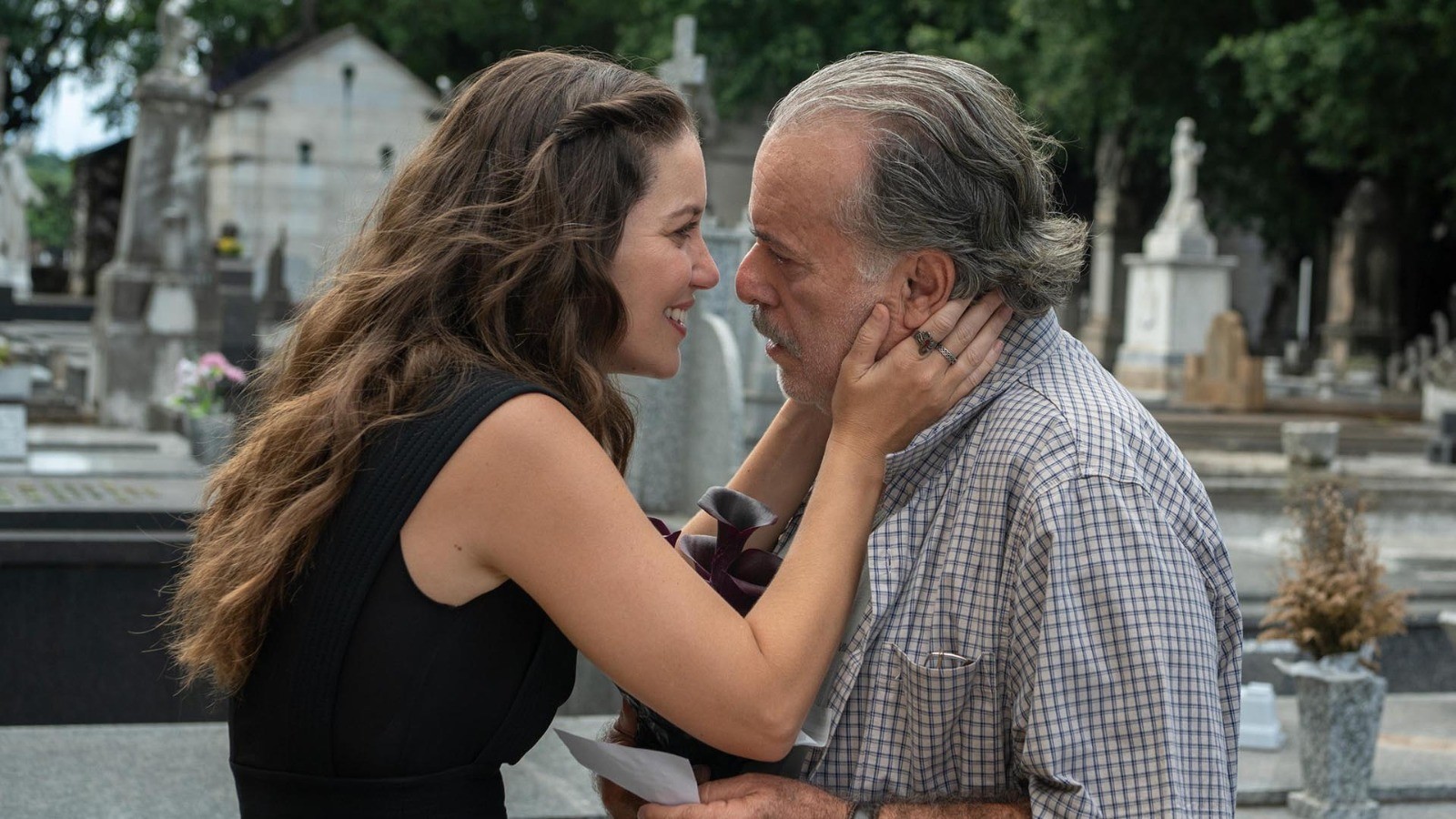 Cover image for 'Quem ama cuida': após anos, Otoniel e Francesca têm reencontro emocionante