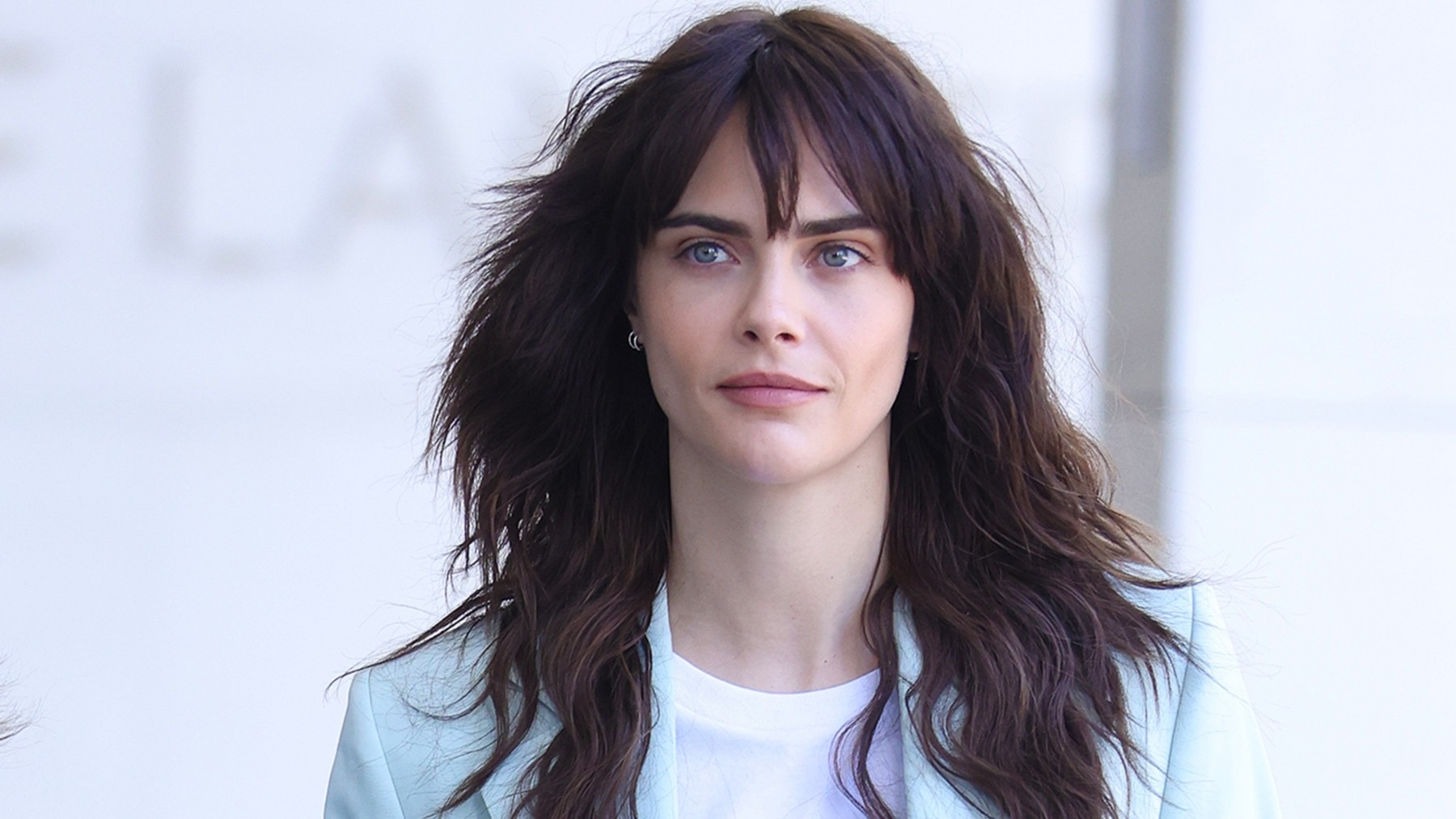 Cara Delevingne: Sobriedade Transforma Relação com Sexo e Validação