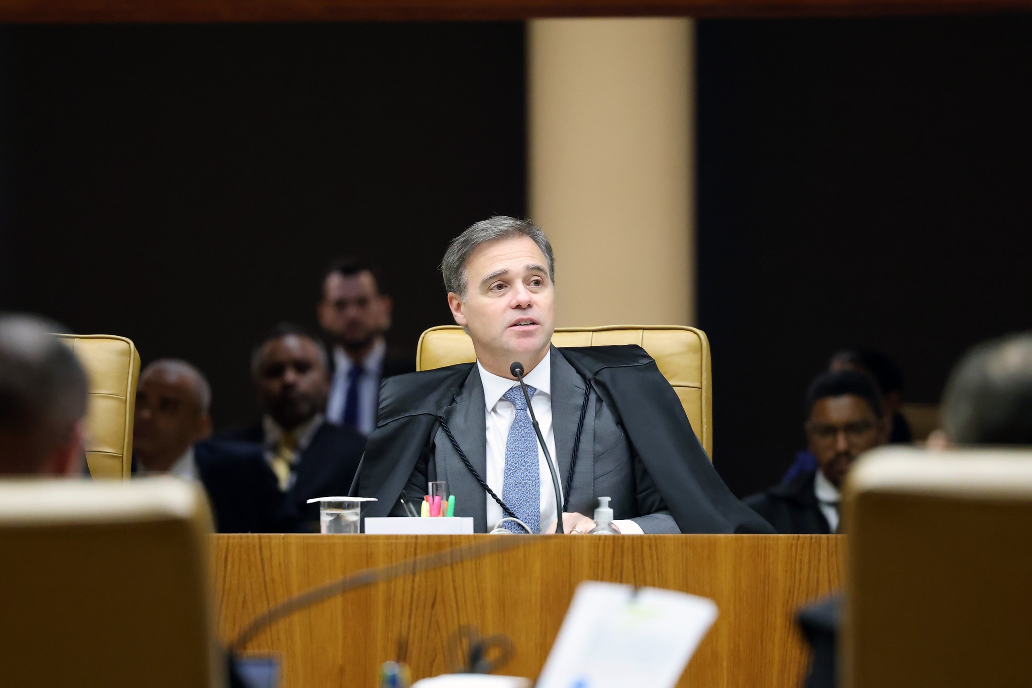Possíveis citados com foro e relação conturbada com a PF: entenda por que Mendonça deve manter caso de Lulinha no STF