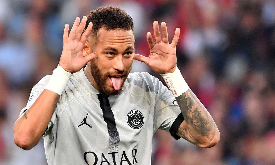 Neymar se torna o terceiro jogador mais bem pago do mundo; confira