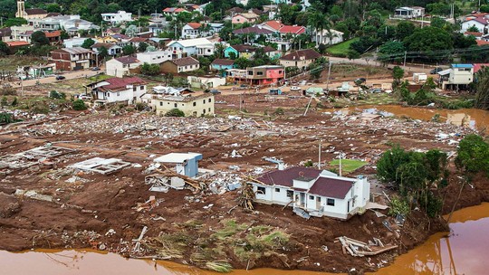 Inundação persistente e bloqueios nas estradas multiplicam prejuízos na agricultura e na indústria gaúcha 