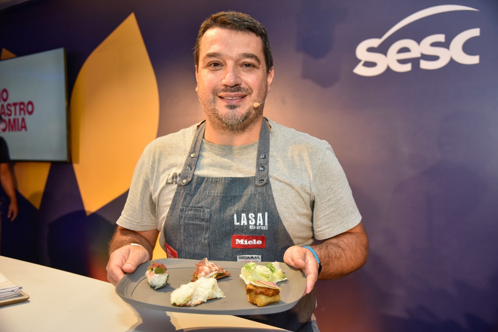 Rafa Costa e Silva (Lasai), chef do ano do Prêmio Rio Show de Gastronomia, deu aula no Rio Gastronomia — Foto: Bruno Kaiuca