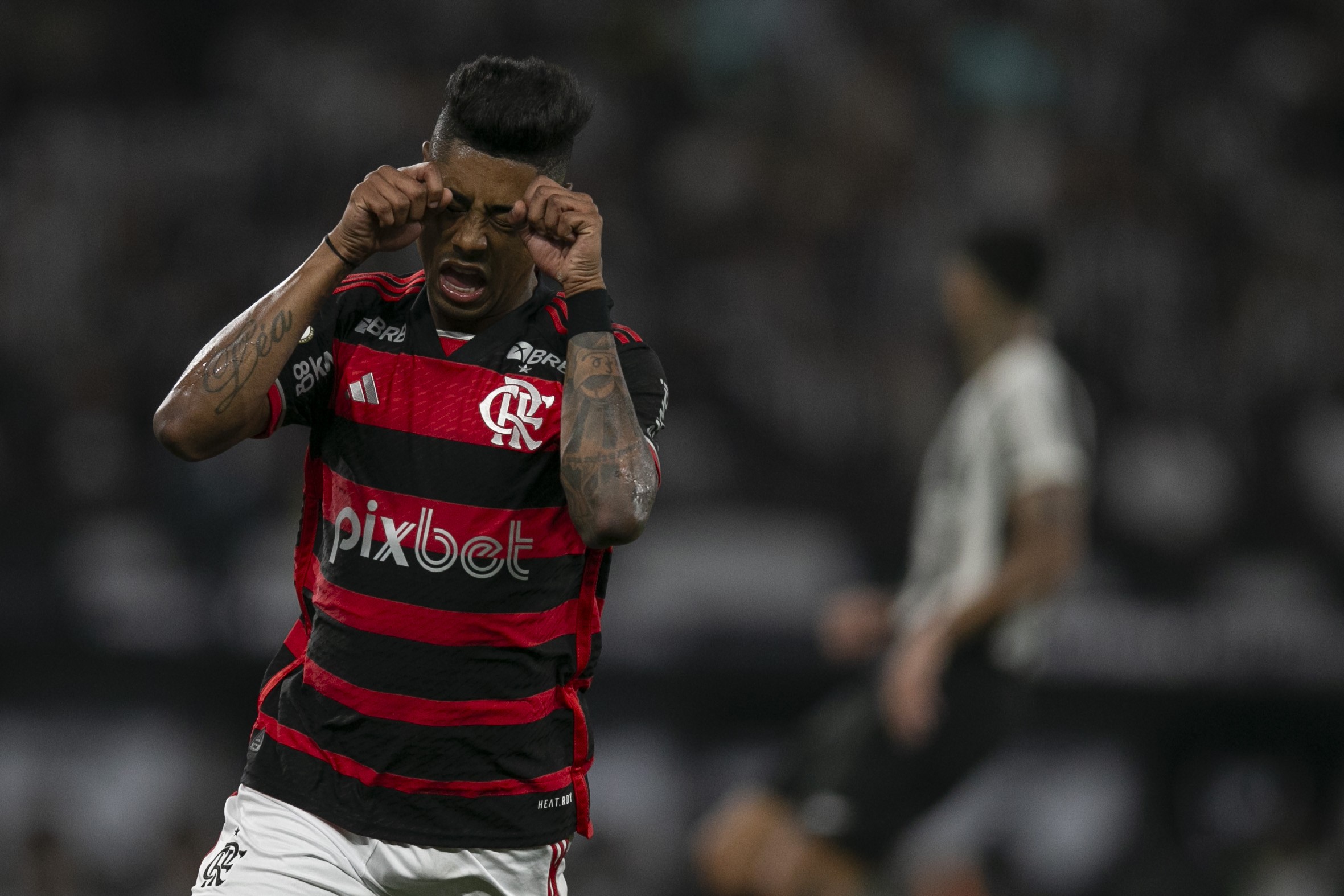 Bruno Henrique, do Flamengo, encerrou processo por falsidade ideológica após acordo de R$ 100 mil