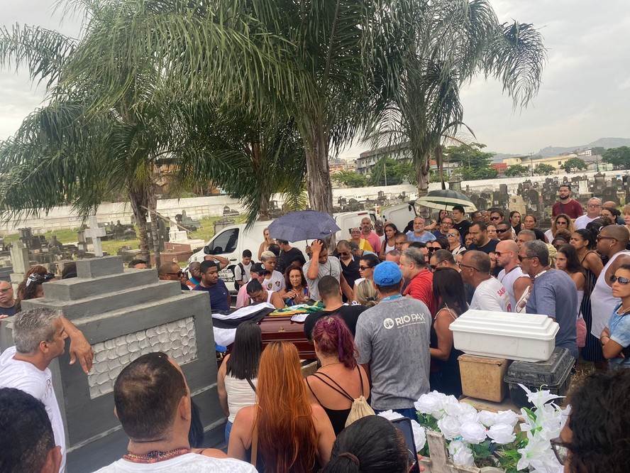 Corpo de Piruinha foi enterrado no cemitério de Inhaúma, na Zona Norte