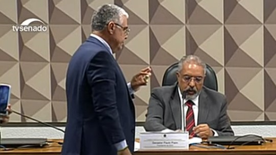 Entenda por que Eduardo Girão e Damares Alves levaram réplica de feto para comissão com Silvio Almeida no Senado