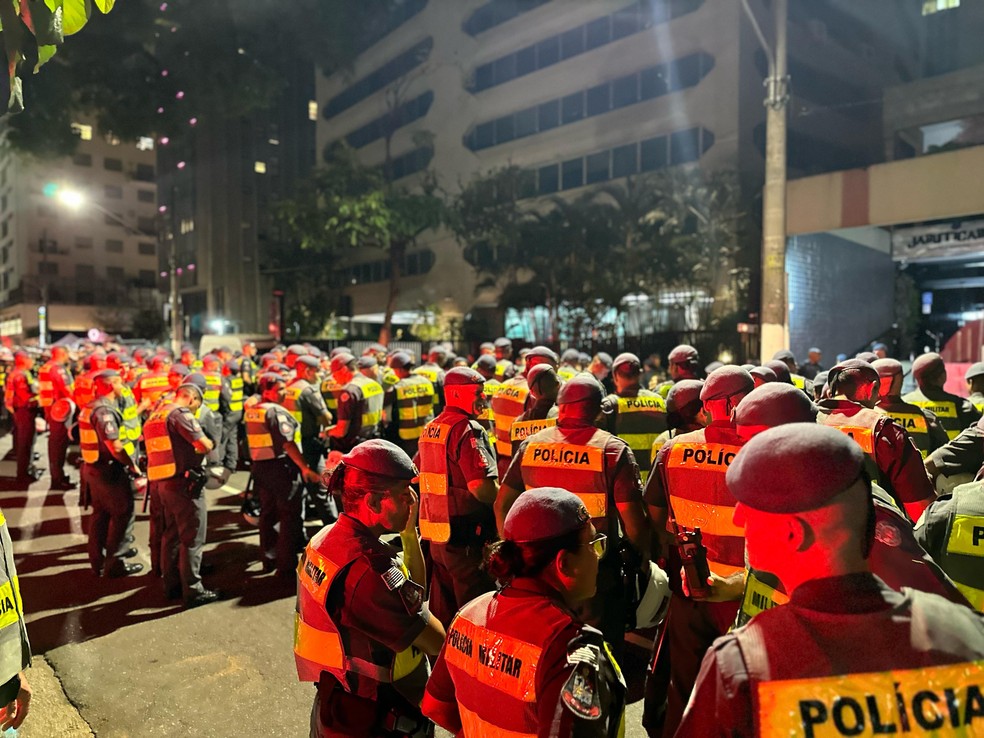 Policiais no réveillon de São Paulo — Foto: Bianca Gomes
