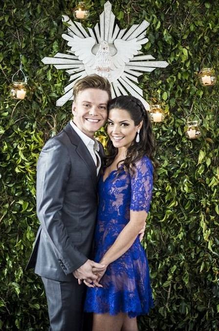Michel Teló e Thais Fersoza se casaram em 2014. Na ocasião, a apresentadora usou um vestido curto, rendado e azul — Foto: Reprodução / Instagram
