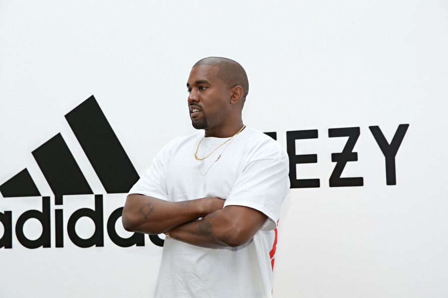 Adidas e Kanye West encerram batalha bilionaria de 2 anos por um dos contratos mais lucrativos da Historia da moda entenda