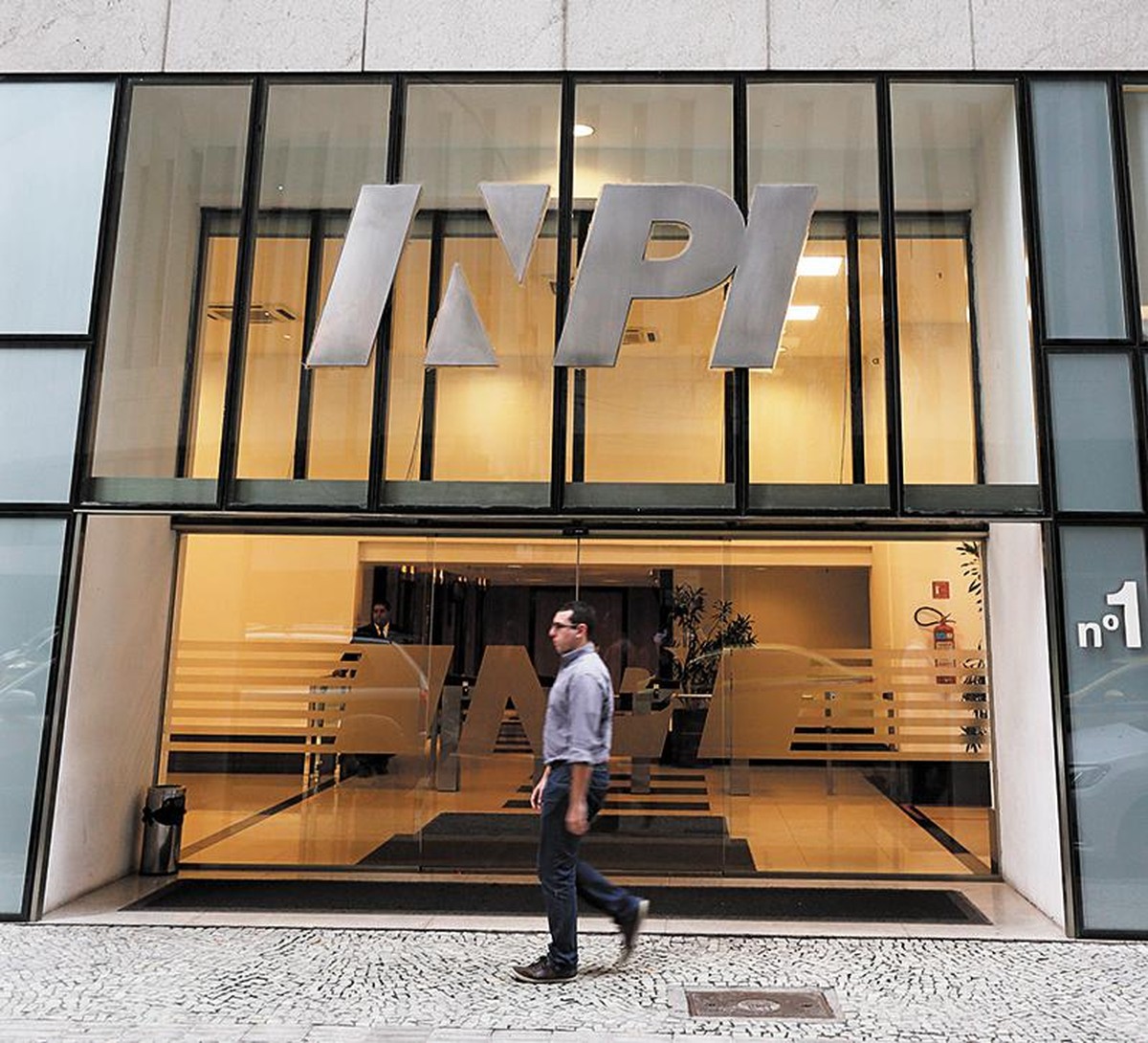 Brasil: Potência em Patentes, Mas Luta para Transformar Inovação em Crescimento