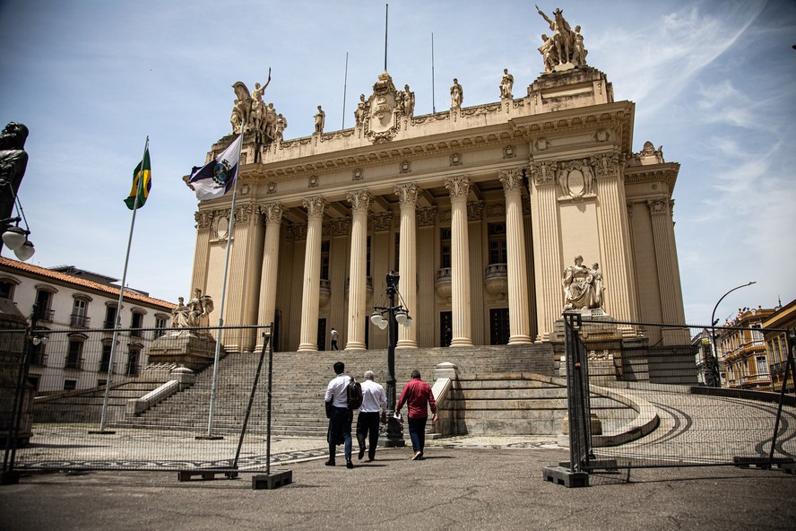Cinco secretários deixam Governo do Estado para votação na Alerj