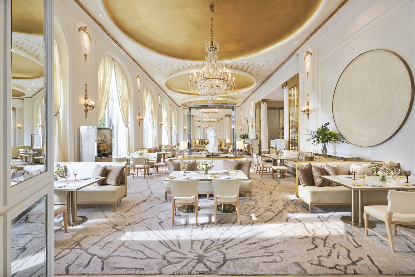 Restaurante do Mandarin Oriental Ritz,  único hotel de Madri que recebeu três chaves Michelin — Foto: Divulgação