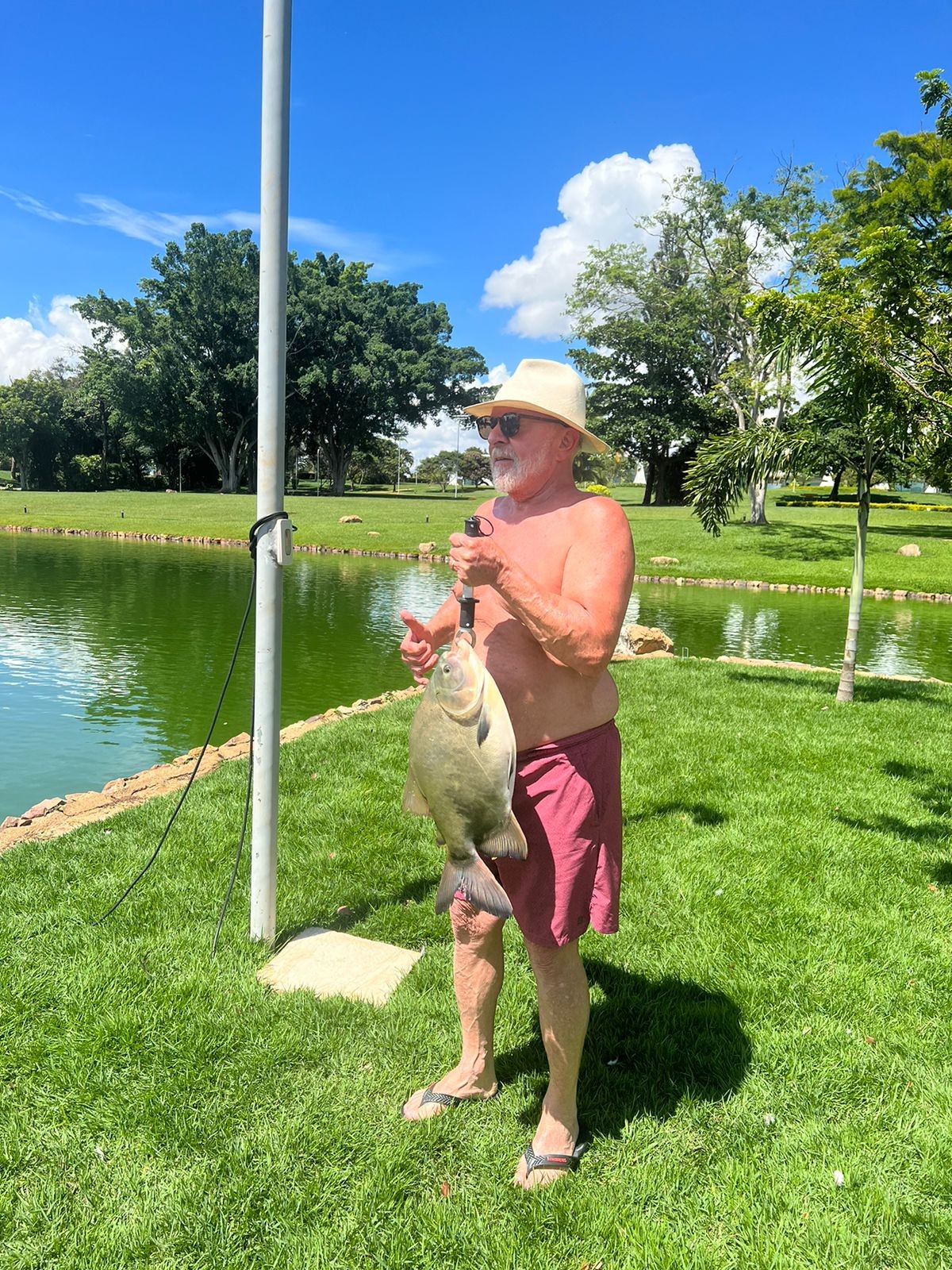 Em fim de f&eacute;rias, Lula faz pescaria com ministros no Alvorada