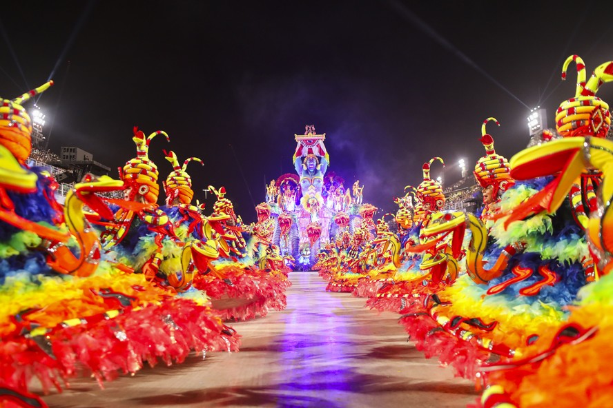 Carnaval 2025: escolas de samba decidem por desfiles 10 minutos mais longos
