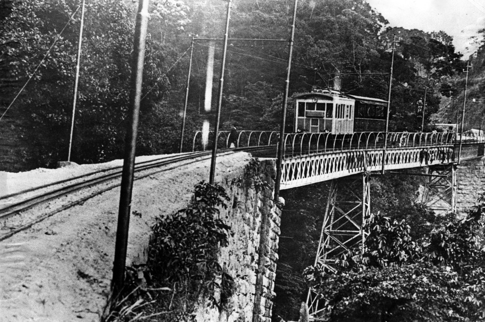 Trenzinho do Corcovado em 1884, ano de sua inauguração — Foto: Reprodução