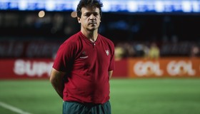 Diniz comenta confusão com Luciano em derrota do Tricolor: 'Primeira vez que vi alguém expulsar por falar palavrão'
