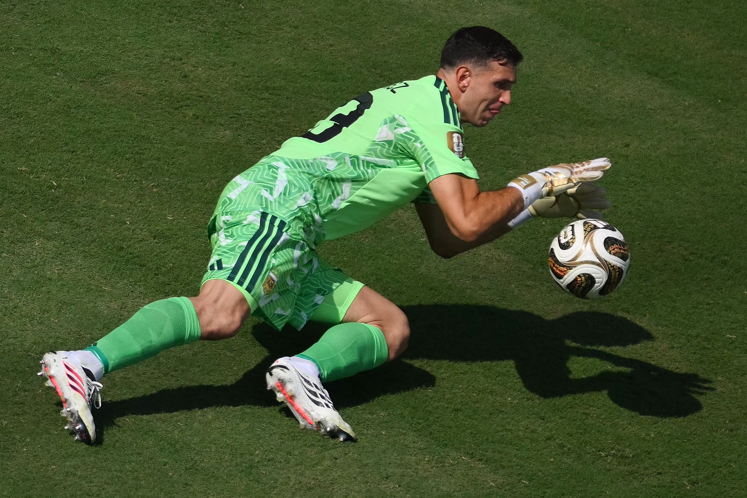 Goleiro argentino revela jogar final da Copa com dedo quebrado