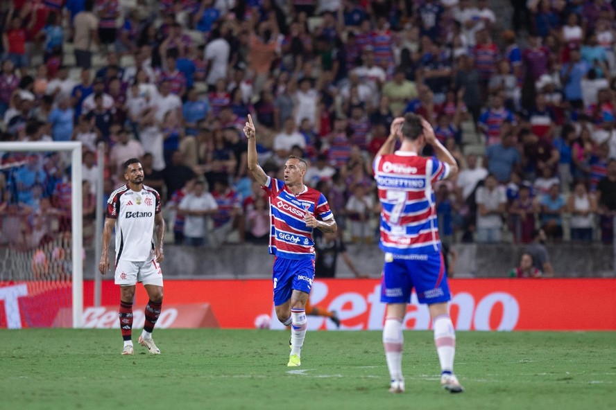 Flamengo perde para o Fortaleza; Flamengo admite atuação irreconhecível e perde a chance de liderar